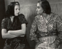 Antonina Girycz  (Branicka, żona Zenona), Halina Kowalczykowa (Lewandowska, sąsiadka)<br/> fot. Edward Hartwig